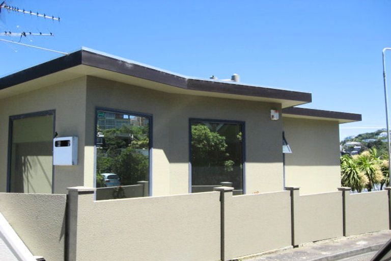 Photo of property in 6 Shalimar Crescent, Khandallah, Wellington, 6035