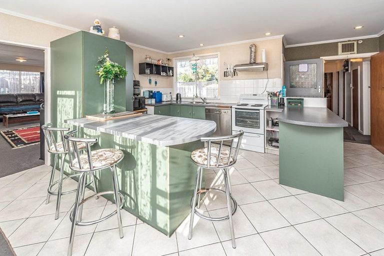 Photo of property in 32 Hood Street, Castlecliff, Whanganui, 4501
