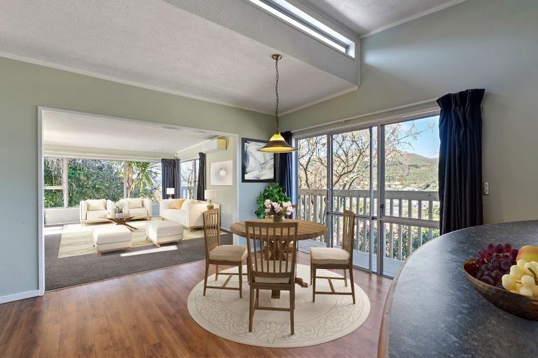 Photo of property in 1 Fyvie Avenue, Tawa, Wellington, 5028