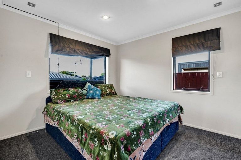 Photo of property in 5d James Drive, Bell Block, New Plymouth, 4312
