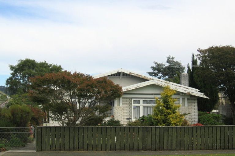 Photo of property in 4 Palmer Crescent, Silverstream, Upper Hutt, 5019