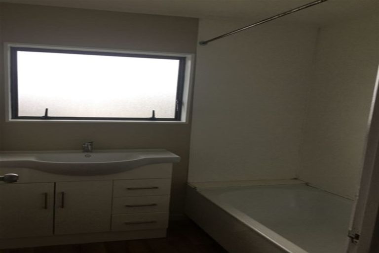 Photo of property in 1/15 Barneys Farm Road, Clendon Park, Auckland, 2103