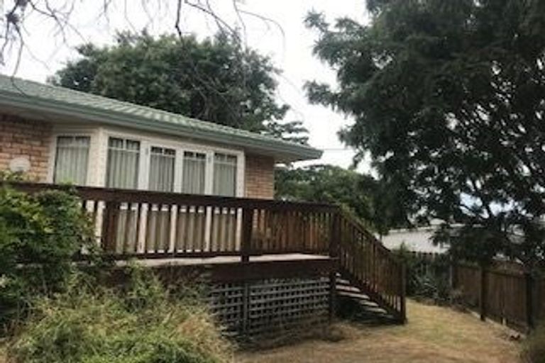Photo of property in 34 Taioma Crescent, Te Atatu Peninsula, Auckland, 0610