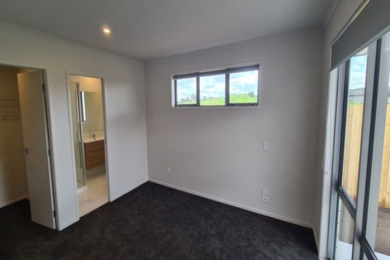 Photo of property in 23 Saint Michael Crescent, One Tree Point, 0118