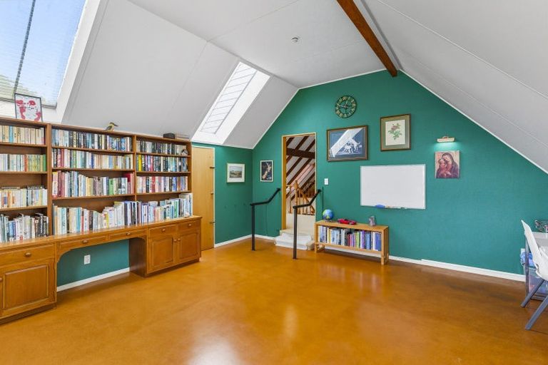 Photo of property in 335 Te Moana Road, Waikanae, 5036