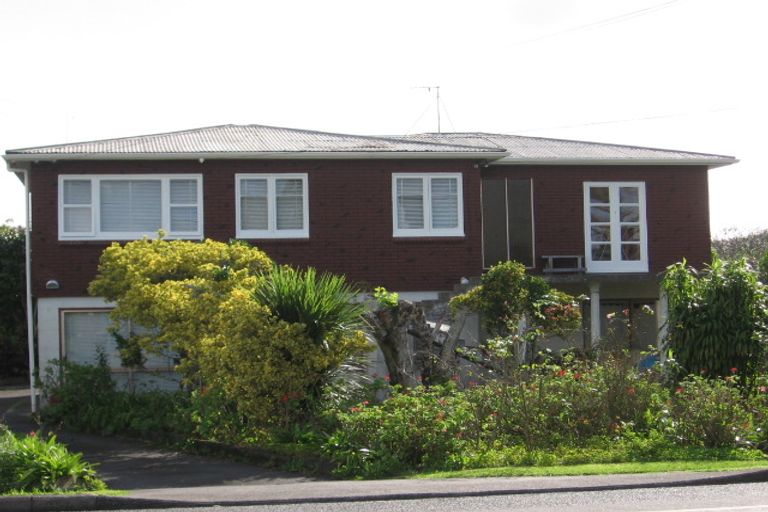 Photo of property in 12 Rathgar Road, Henderson, Auckland, 0610