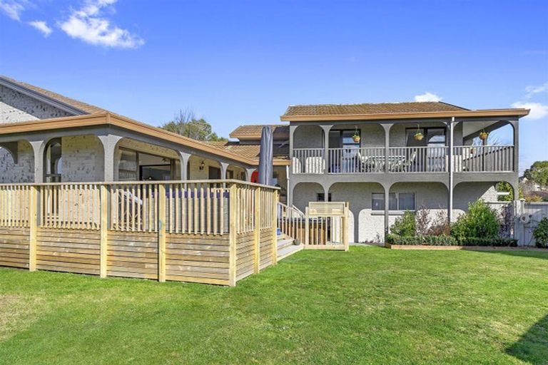 Photo of property in 10 Ruddenklau Lane, Bishopdale, Christchurch, 8053