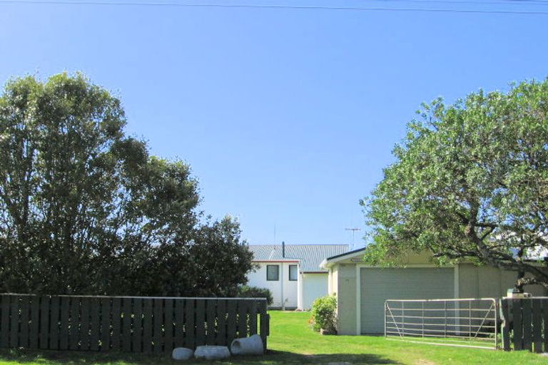 Photo of property in 29 Karewa Parade, Papamoa Beach, Papamoa, 3118