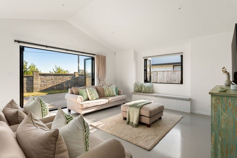 Photo of property in 10 Saint Thomas Avenue, Pyes Pa, Tauranga, 3112