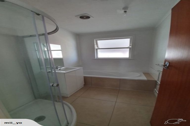 Photo of property in 38 Oswald Crescent, Paparangi, Wellington, 6037