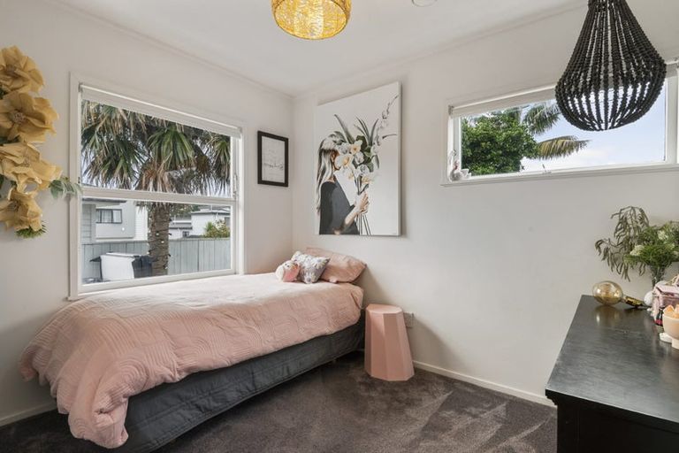 Photo of property in 9 Ranch Avenue, Beach Haven, Auckland, 0626