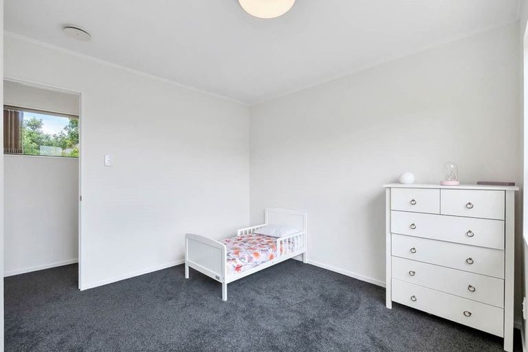 Photo of property in 1 Tiri View Place, Waiake, Auckland, 0630