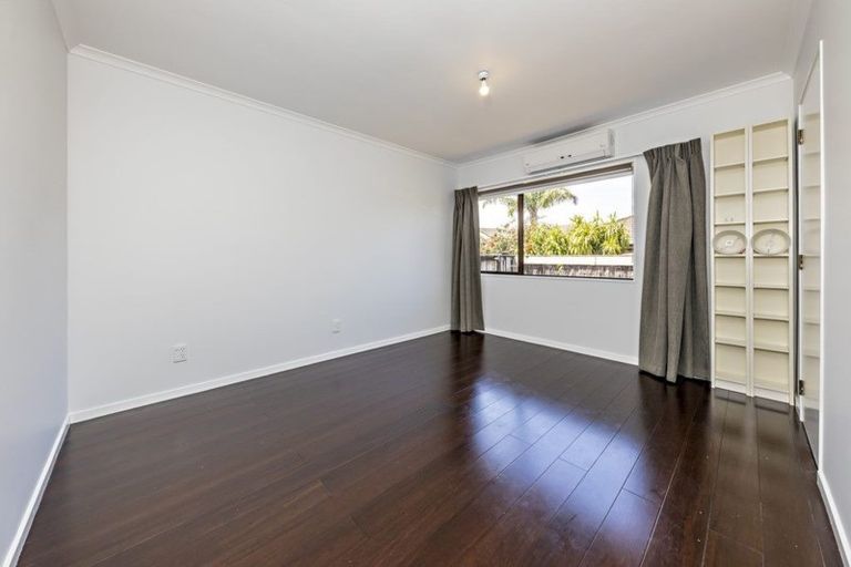 Photo of property in 3 Aztec Place, Conifer Grove, Takanini, 2112