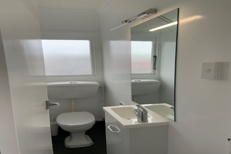 Photo of property in 144 Tasman Street, Mount Cook, Wellington, 6021