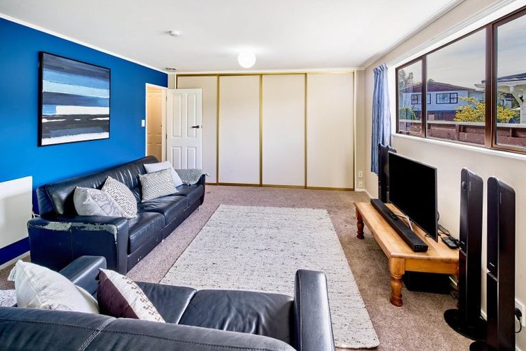 Photo of property in 8 Balliol Drive, Tawa, Wellington, 5028