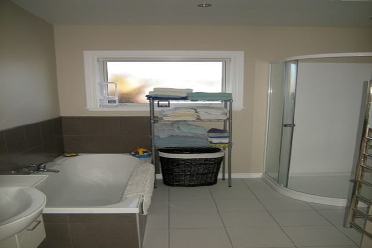 Photo of property in 162 Springs Road, Hornby, Christchurch, 8042