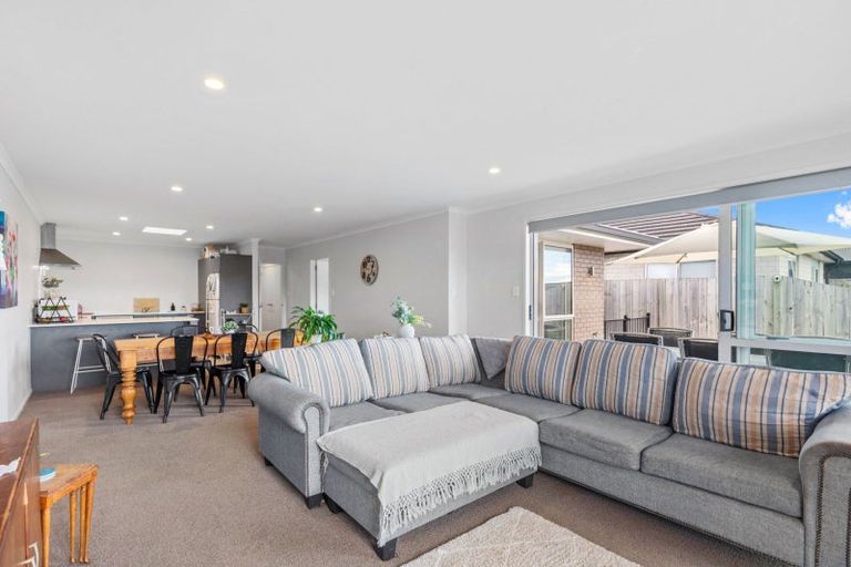 Photo of property in 8 Naeo Close, Papamoa Beach, Papamoa, 3118