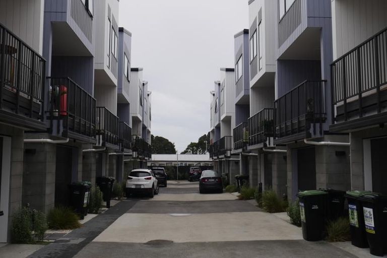 Photo of property in 19 Houkura Way, Sandringham, Auckland, 1025