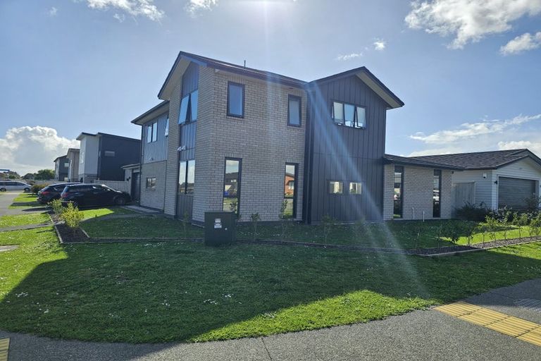 Photo of property in 1 Te Mura Crescent, Takanini, 2112