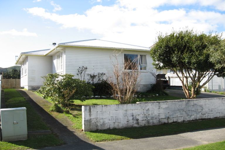 Photo of property in 14 Stockdale Street, Wainuiomata, Lower Hutt, 5014