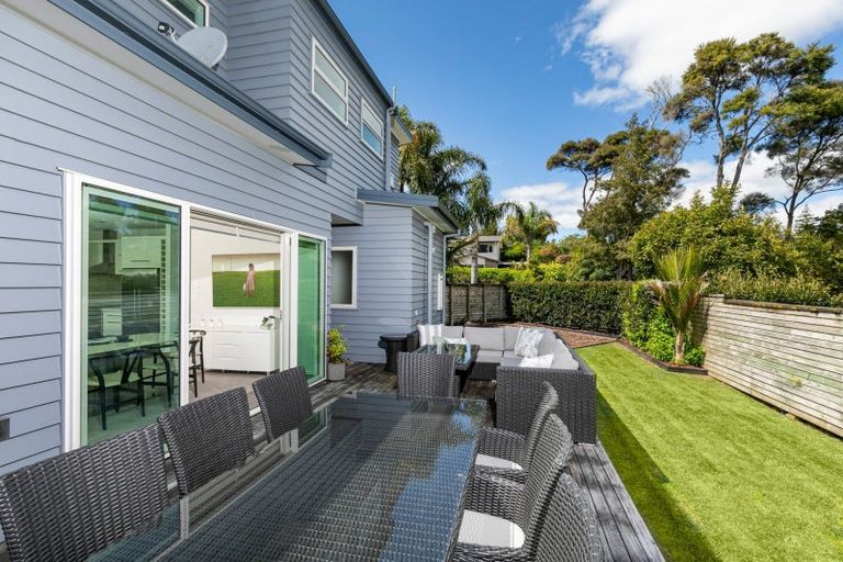 Photo of property in 17a Churchouse Road, Greenhithe, Auckland, 0632