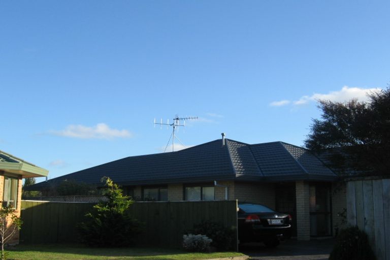 Photo of property in 11 Glen Loch Place, Paraparaumu, 5032