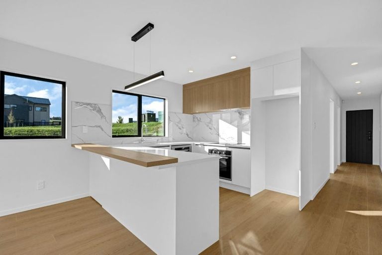 Photo of property in 6 Piringa Road, Pukekohe, 2120