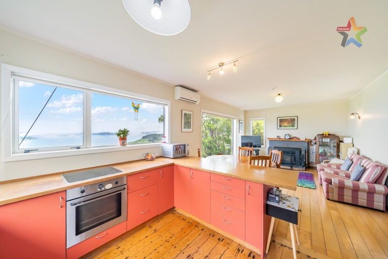Photo of property in 12 Titiro Moana Road, Korokoro, Lower Hutt, 5012