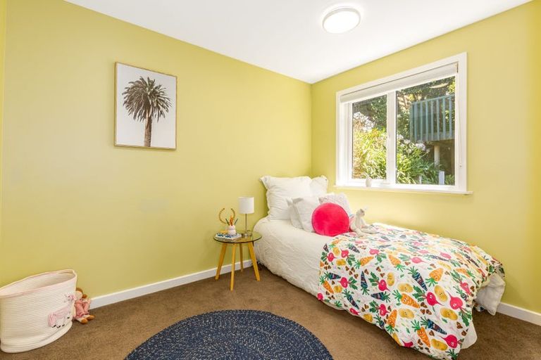 Photo of property in 17 Waru Street, Khandallah, Wellington, 6035