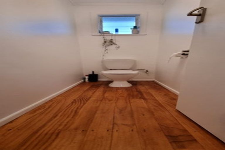 Photo of property in 15 Linwood Avenue, Forrest Hill, Auckland, 0620