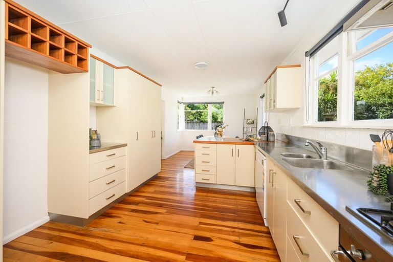 Photo of property in 12 Conway Place, Terrace End, Palmerston North, 4410