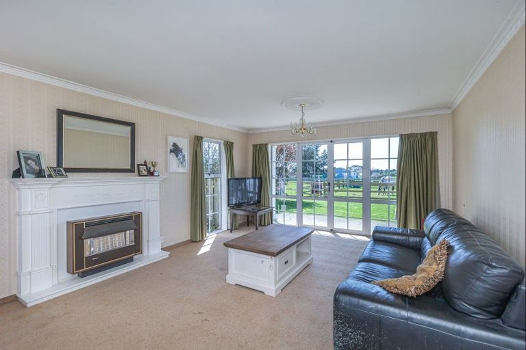 Photo of property in 140 Mako Mako Road, Levin, 5510