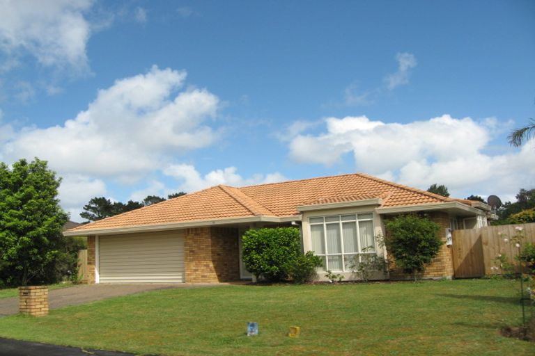 Photo of property in 5 Gaylord Place, Conifer Grove, Takanini, 2112