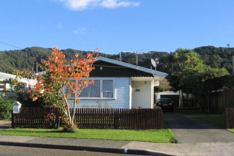 Photo of property in 75 Karamu Crescent, Wainuiomata, Lower Hutt, 5014