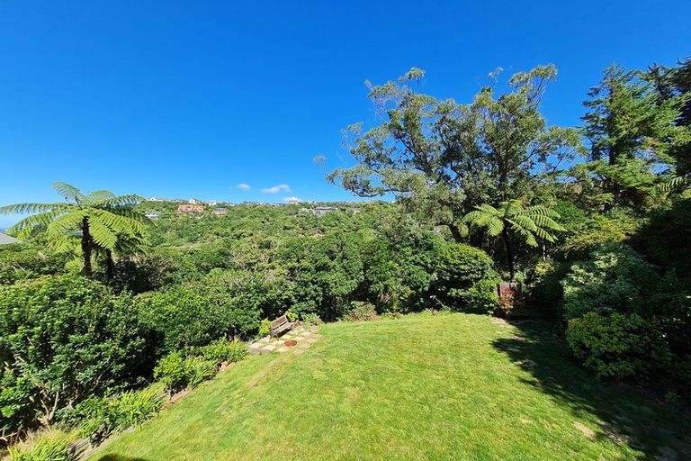 Photo of property in 56 Pokohiwi Road, Normandale, Lower Hutt, 5010