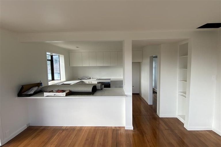 Photo of property in 50 Awaroa Road, Sunnyvale, Auckland, 0612