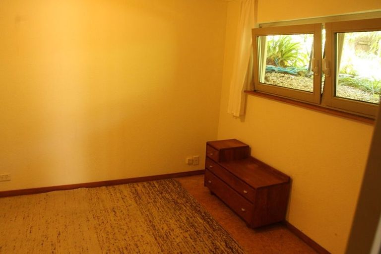 Photo of property in 2 Kauri Point Road, Laingholm, Auckland, 0604