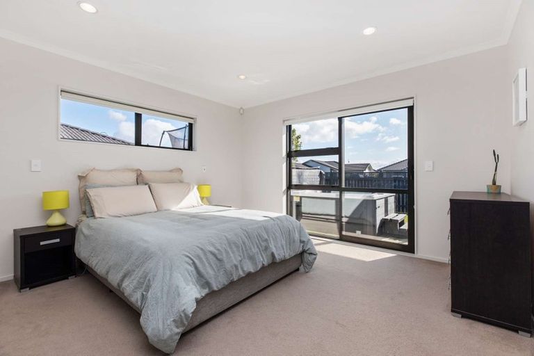 Photo of property in 20 Scotsmoor Drive, Wattle Downs, Auckland, 2103