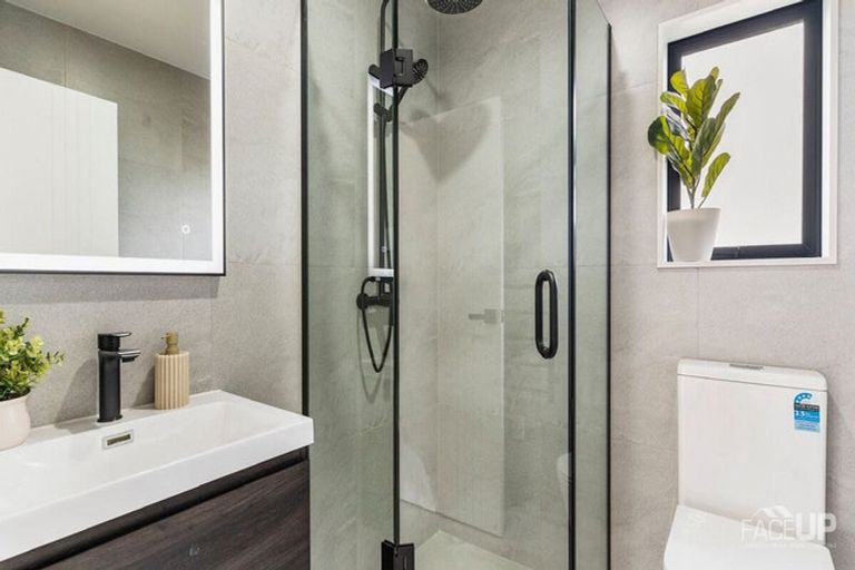 Photo of property in 43a Mirrabooka Avenue, Botany Downs, Auckland, 2010