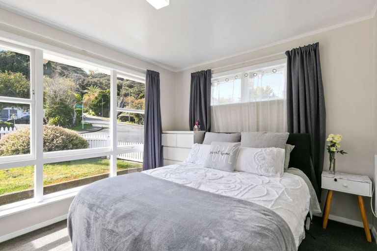 Photo of property in 1 Isabel Grove, Wainuiomata, Lower Hutt, 5014