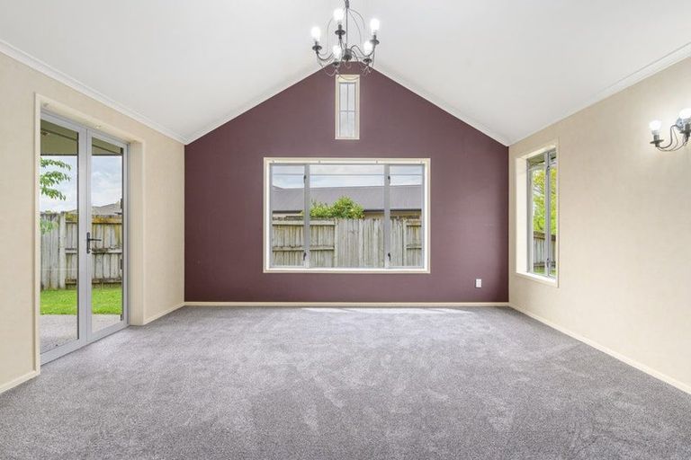 Photo of property in 19 Innswood Place, Rototuna North, Hamilton, 3210