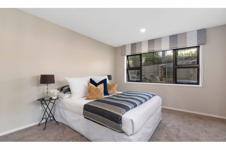 Photo of property in 41 Pohutukawa Avenue, Shelly Park, Auckland, 2014
