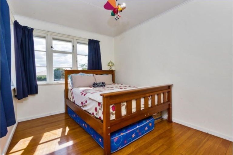 Photo of property in 114 Astley Avenue, New Lynn, Auckland, 0600