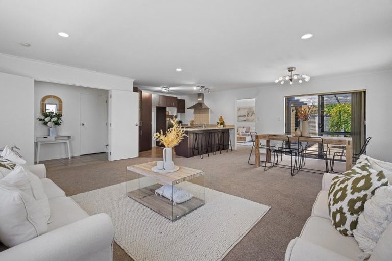 Photo of property in 19 Putaka Place, Papamoa Beach, Papamoa, 3118