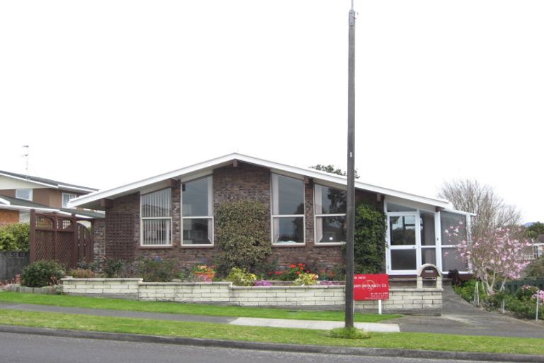 Photo of property in 22 Nevada Drive, Merrilands, New Plymouth, 4312