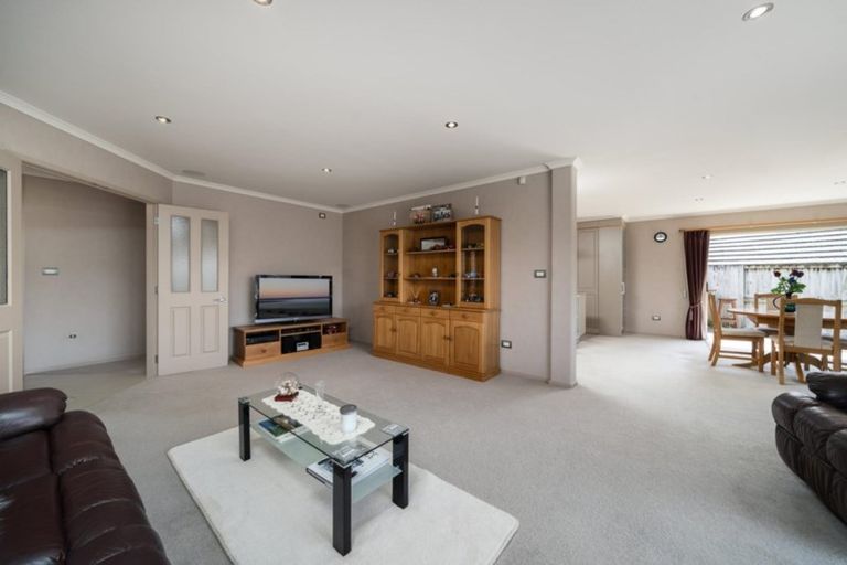 Photo of property in 9 Waiora Place, Pyes Pa, Tauranga, 3112