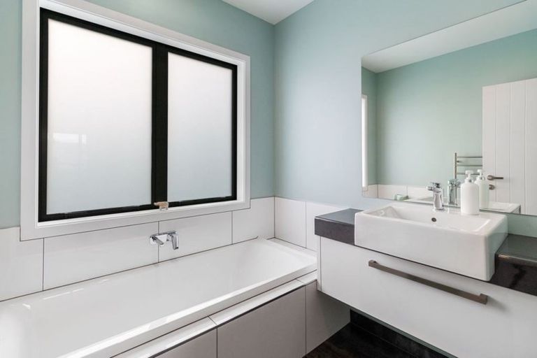 Photo of property in 12 Roseberry Place, Whitianga, 3510