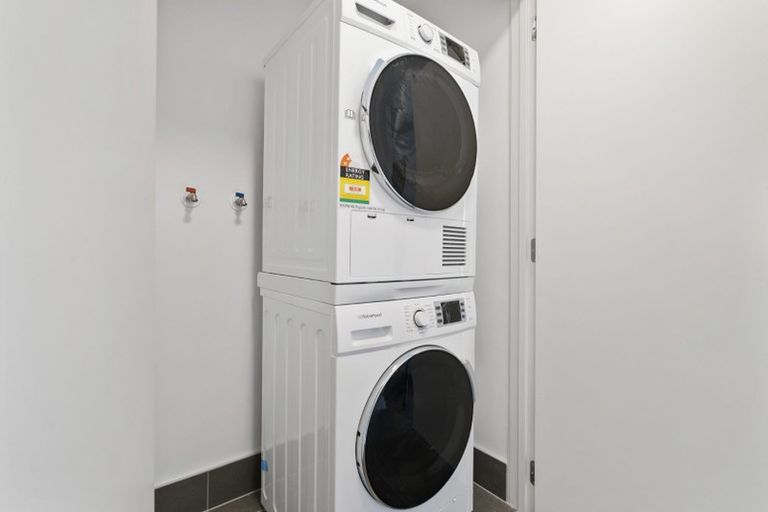 Photo of property in 3d/4045 Great North Road, Glen Eden, Auckland, 0602