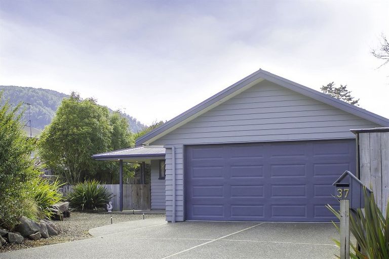 Photo of property in 37 Stafford Street, Blackball, 7804