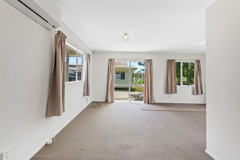 Photo of property in 2/30 Forest Hill Road, Henderson, Auckland, 0612